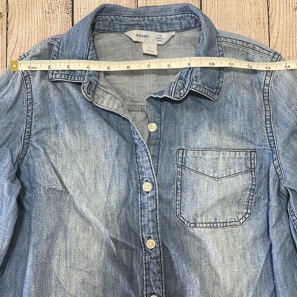 🌸 Clearance! 🌸 Old Navy Denim Button Down Shirt - Picture 5 of 8